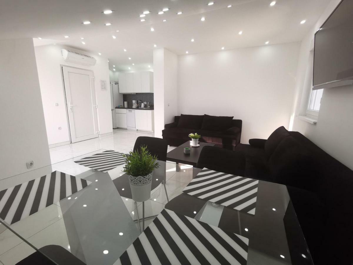 Apartments Blazevic, Heated Pool&Jacuzzi Dramalj Exterior photo